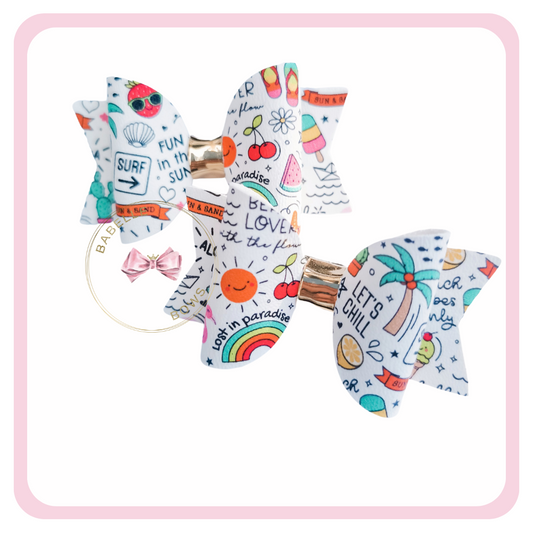 Friendship, sunshine and ice cream - sounds like the ingredients for a pretty cool girls day out. Add a pair of cute pigtail hair bows to complete the look and it's sure to be a success.